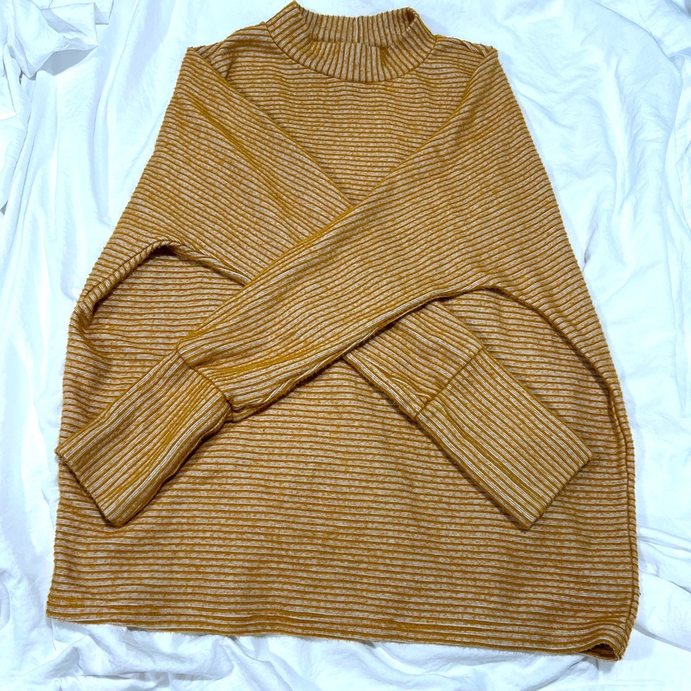Buckle sweater